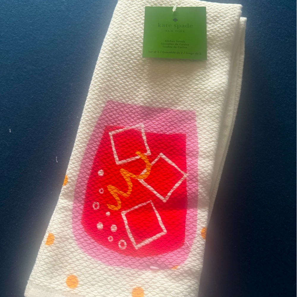 Kate Spade set of 2♠️White and Pink and red Cocktail Towels! Add a pop of FUN♠️